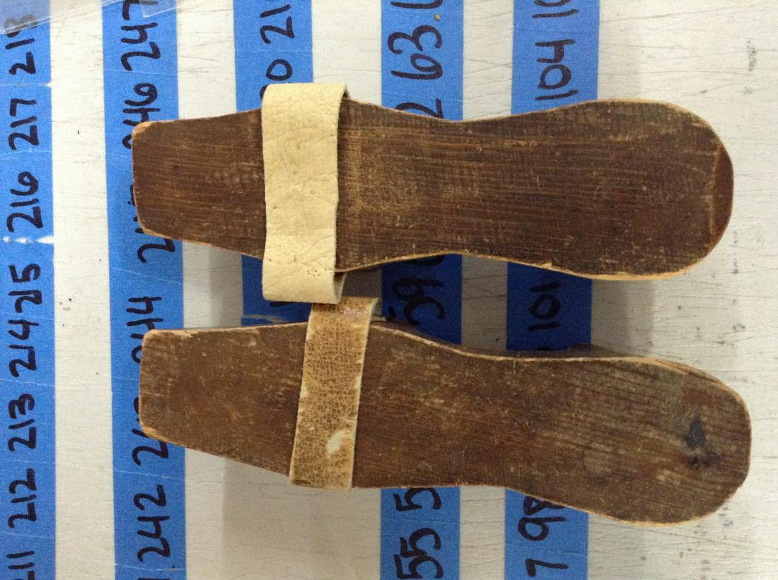 Newark museum early wood sandals size 9: Newark museum early wood sandals size 9