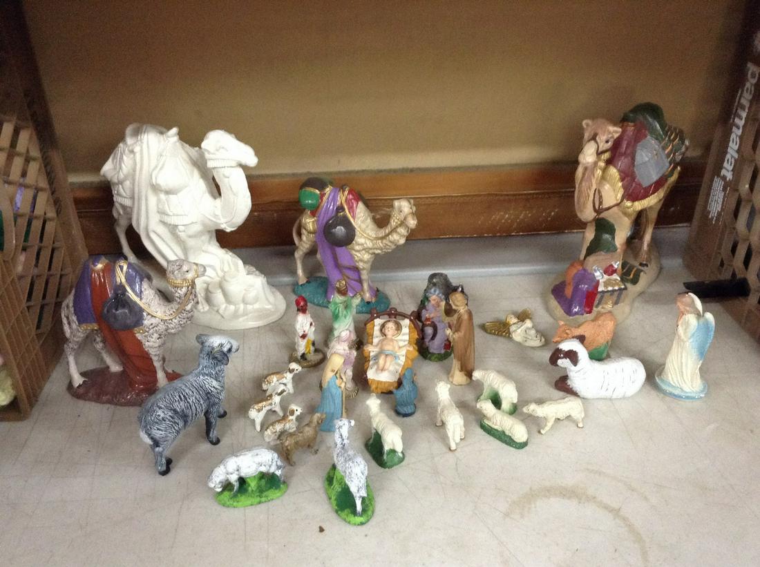ceramic vintage nativity scene (1 of 1)