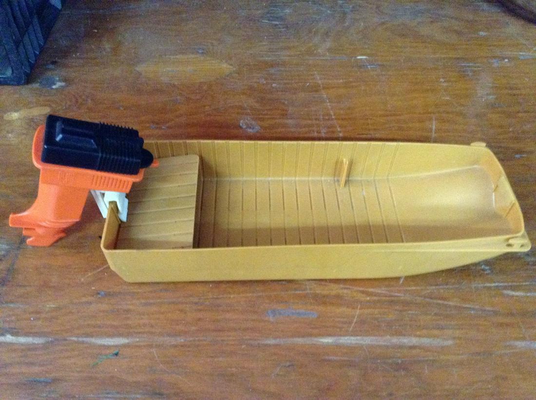 vintage Gi joe john boat with motor (1 of 1)