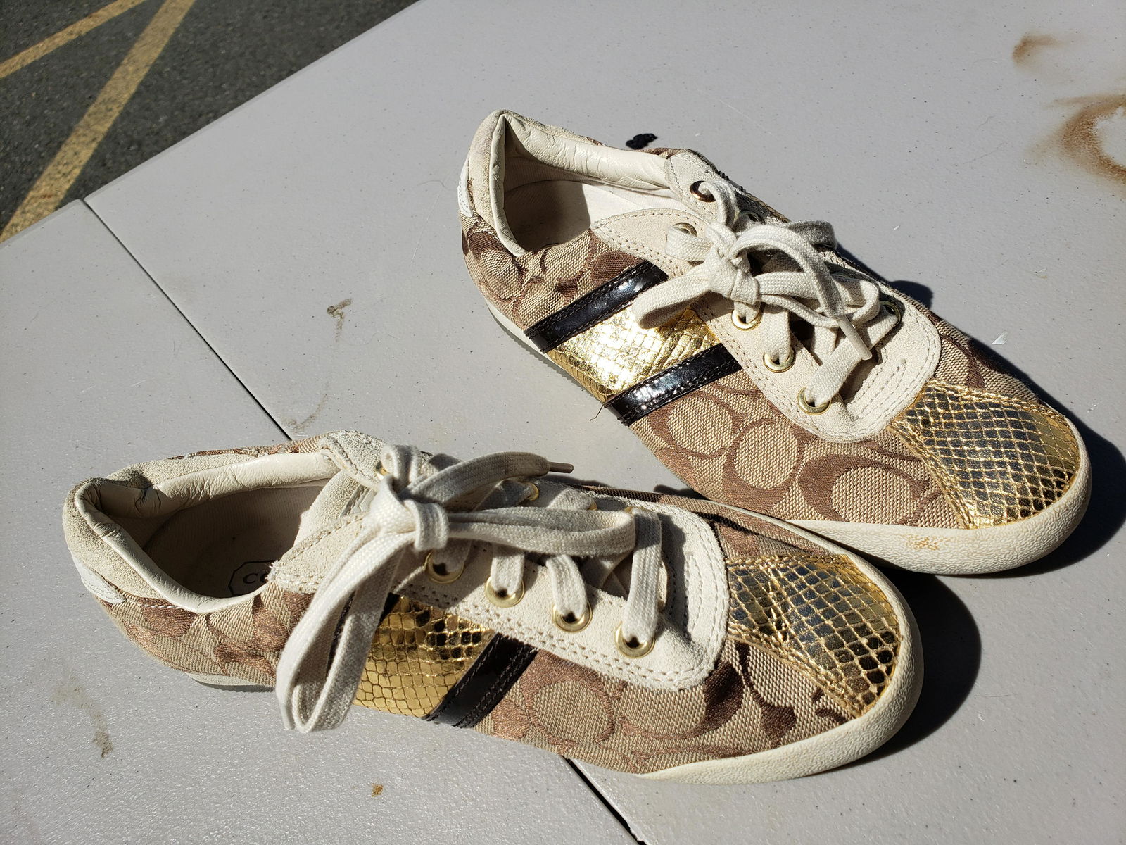 Coach Sneakers: Coach Sneakers Womens size 8