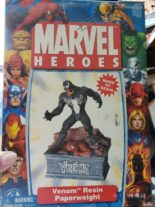 Marvel Venom resin figurine: Marvel Venom resin figurine