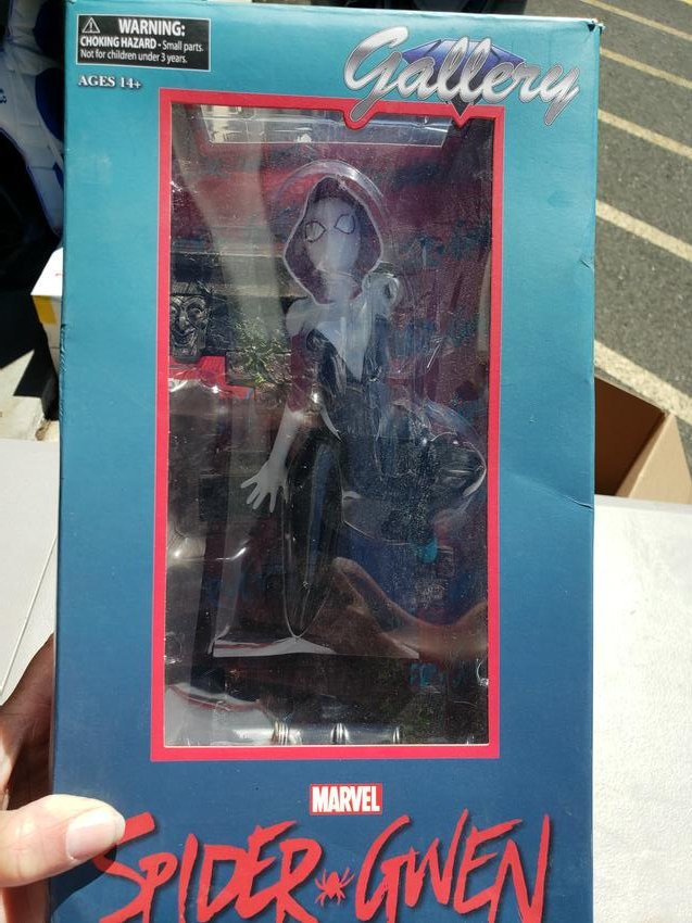 SpiderGwen Marvel figurine (1 of 1)