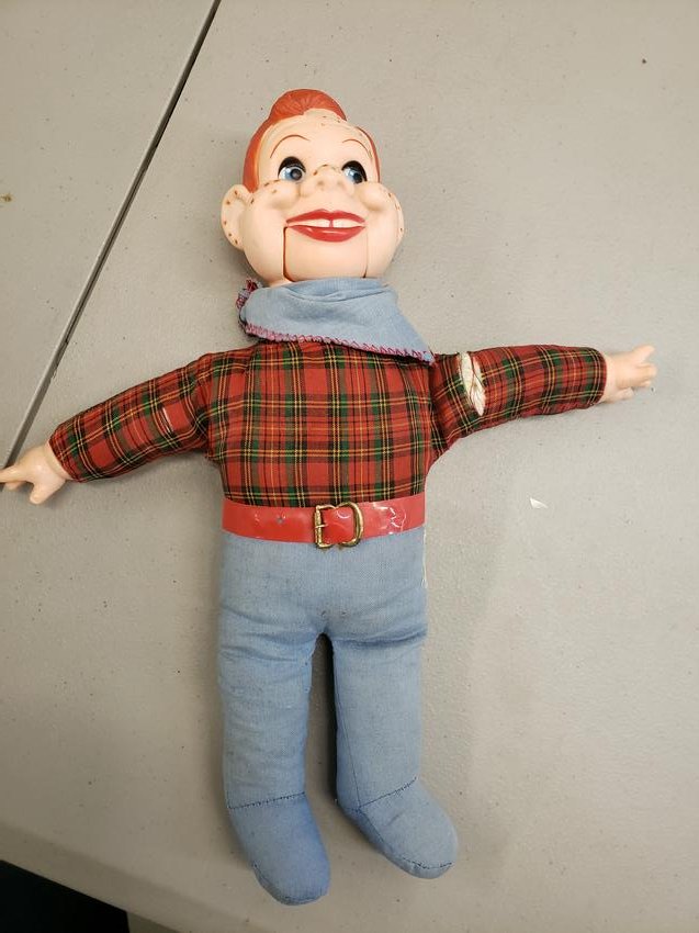 Howdy Doody figure - arm is ripped: Howdy Doody figure - arm is ripped