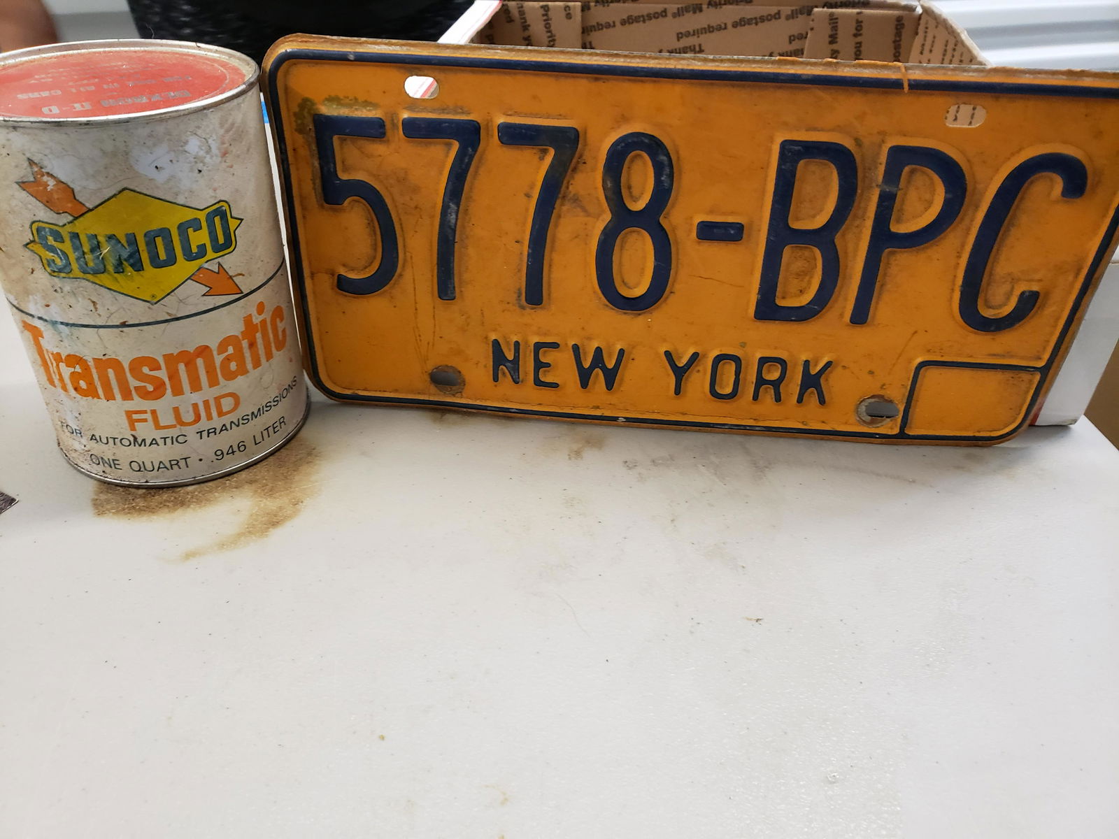 Vintage NY license plate & Sunoco can (1 of 1)