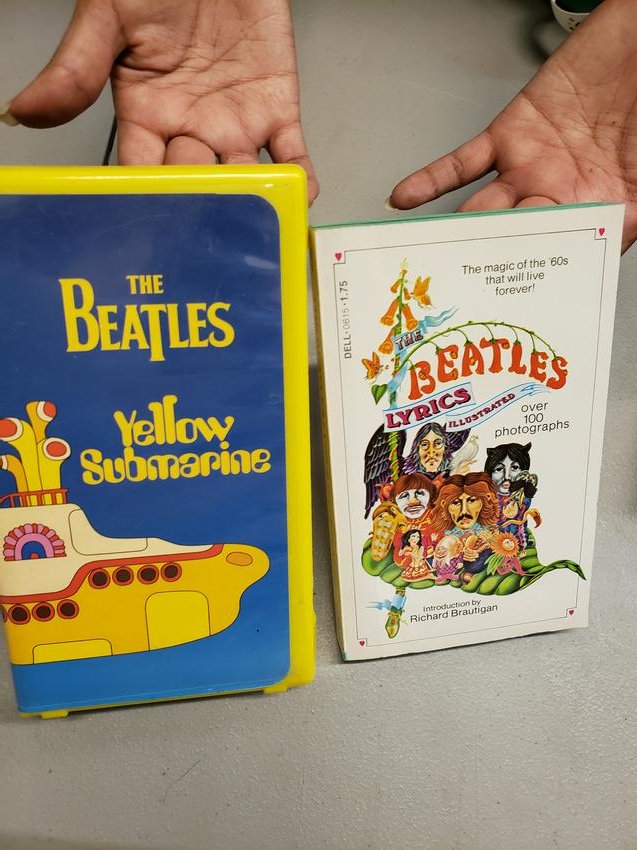 The Beatles lyric book and yellow submarine: The Beatles lyric book and yellow submarine