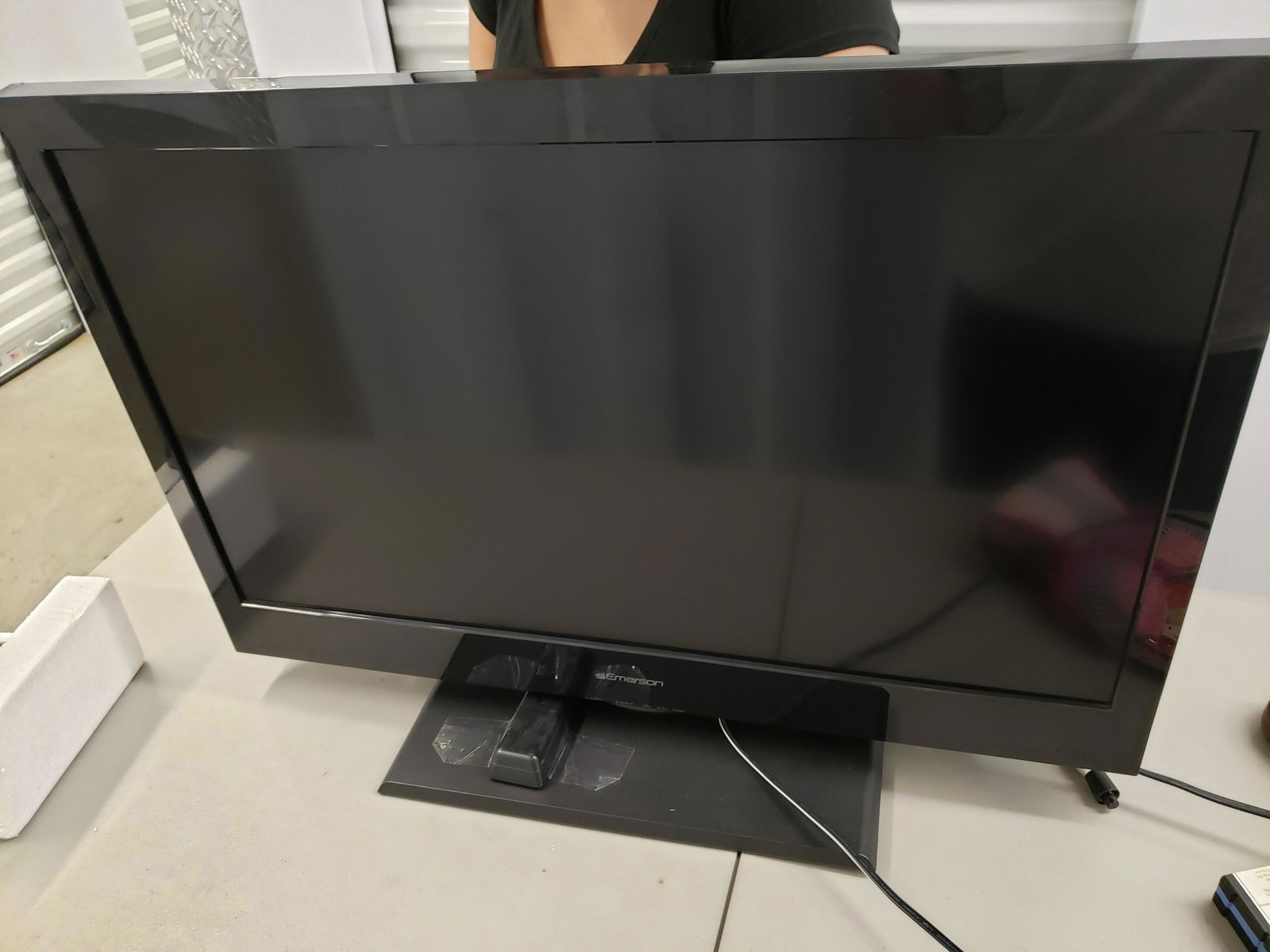 Emerson 40" TV - works (1 of 1)