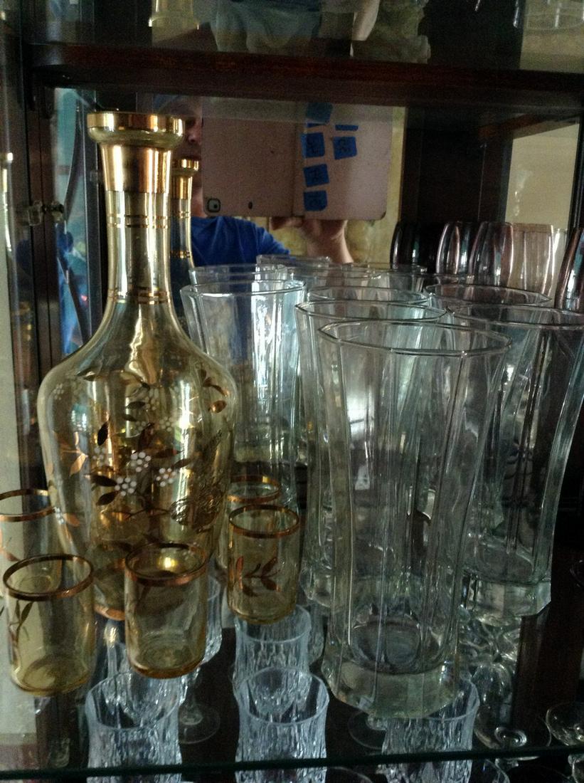 vintage decanter, shot glasses and drinking glasses: vintage decanter, shot glasses and drinking glasses