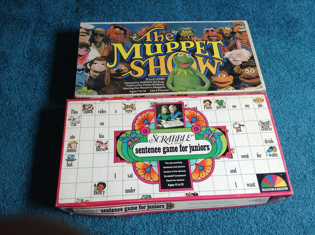 Muppet show game board and scrabble complete: Muppet show game board and scrabble complete