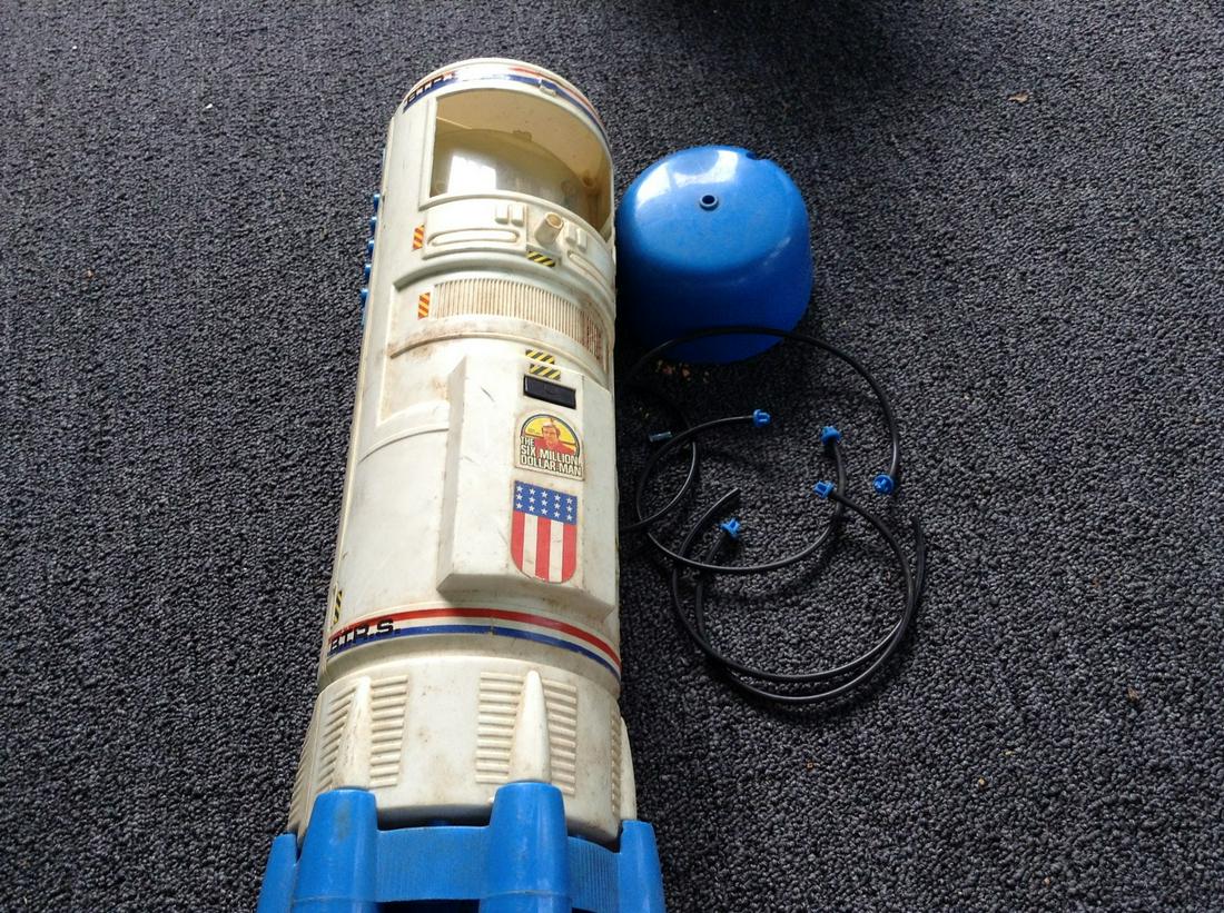 6 million dollar man transporter with the hose, very (1 of 1)