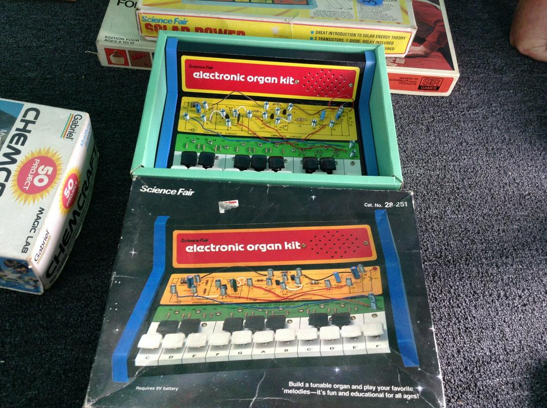 electronic organ kit (1 of 1)
