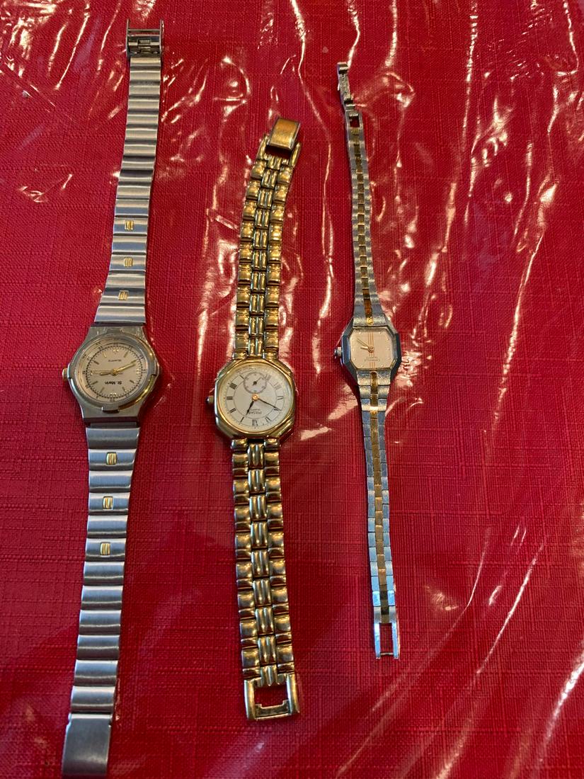 Pulsar quartz cheap watch price