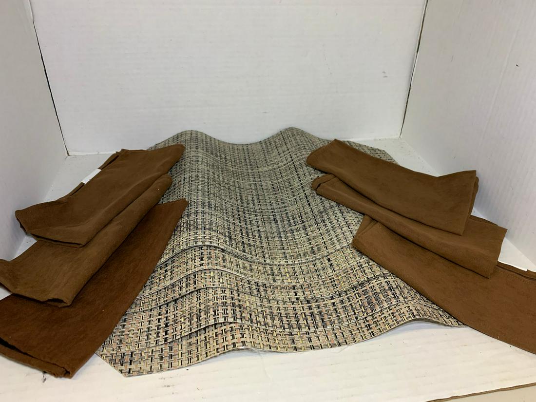Lot of 6 Placemats & 6 Napkins: Santiago Mushroom
