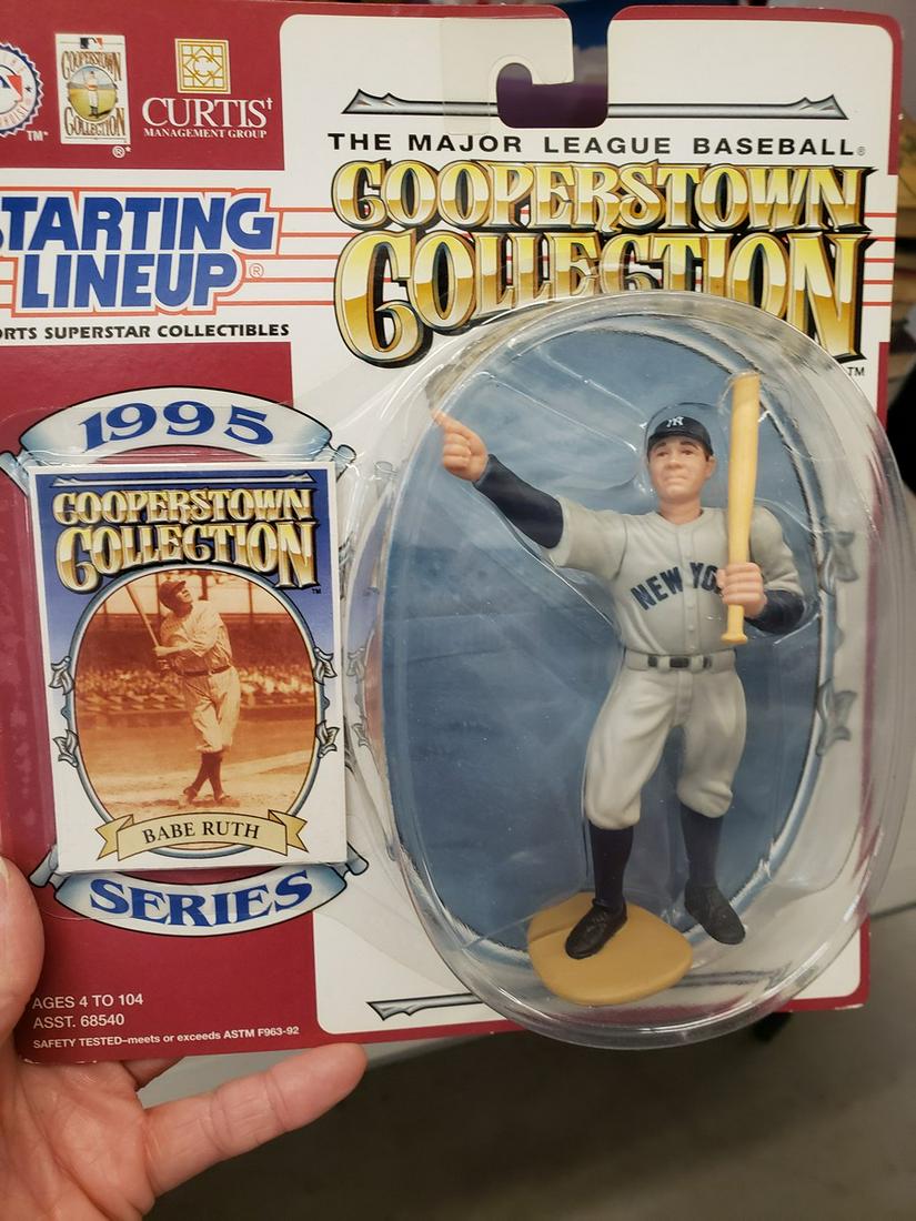 Babe Ruth 1995 Cooperstown Collection figure: Babe Ruth 1995 Cooperstown Collection figure