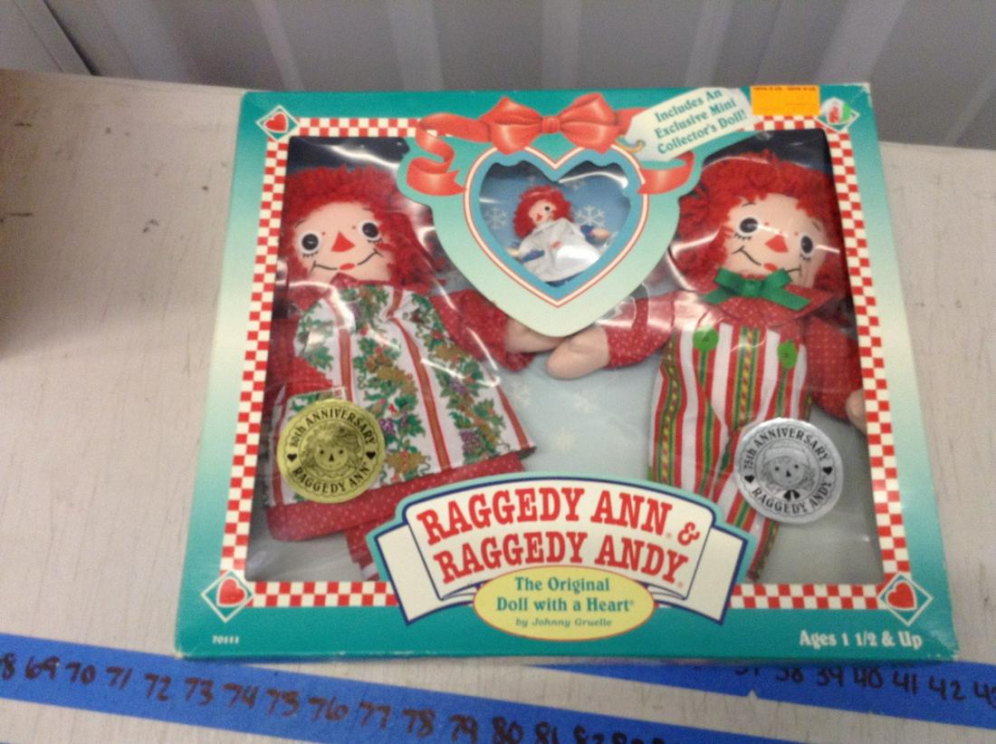raggedy ann and raggedy andy dolls new in package: raggedy ann and raggedy andy dolls new in package