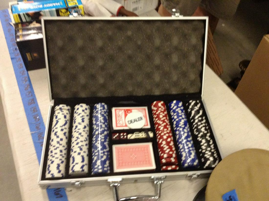 poker set: poker set