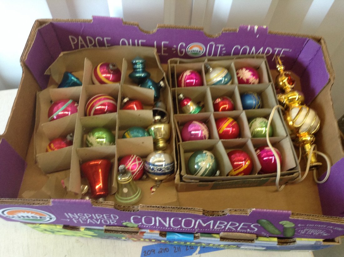 vintage christmas glass bulbs: vintage christmas glass bulbs