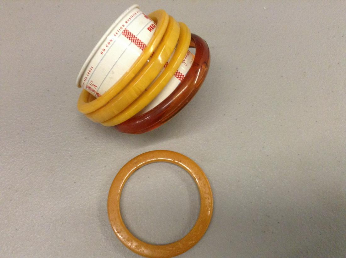 lot of five vintage bakelite bracelets various sizes (1 of 1)