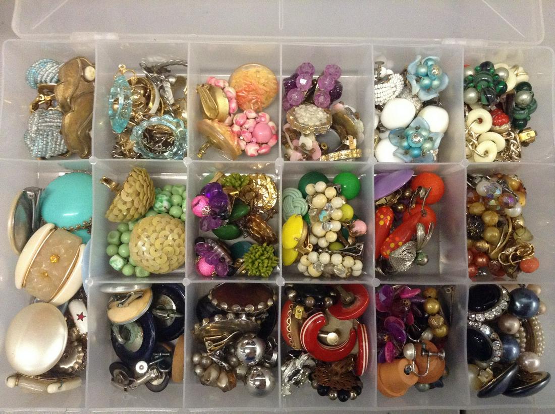 large amount of bakelite and other costume earrings: large amount of bakelite and other costume earrings