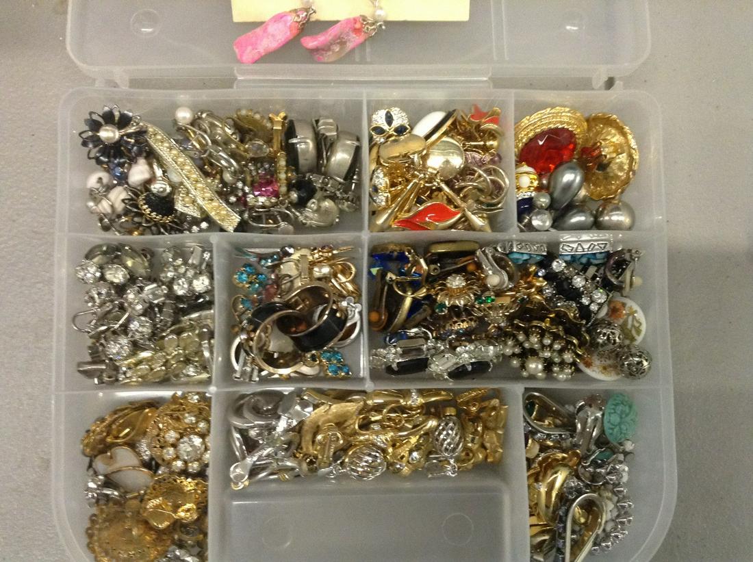 large amount of bakelite and other costume earrings: large amount of bakelite and other costume earrings