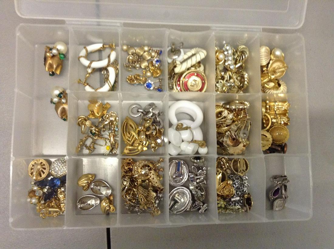large amount of vintage costume jewelry (1 of 1)