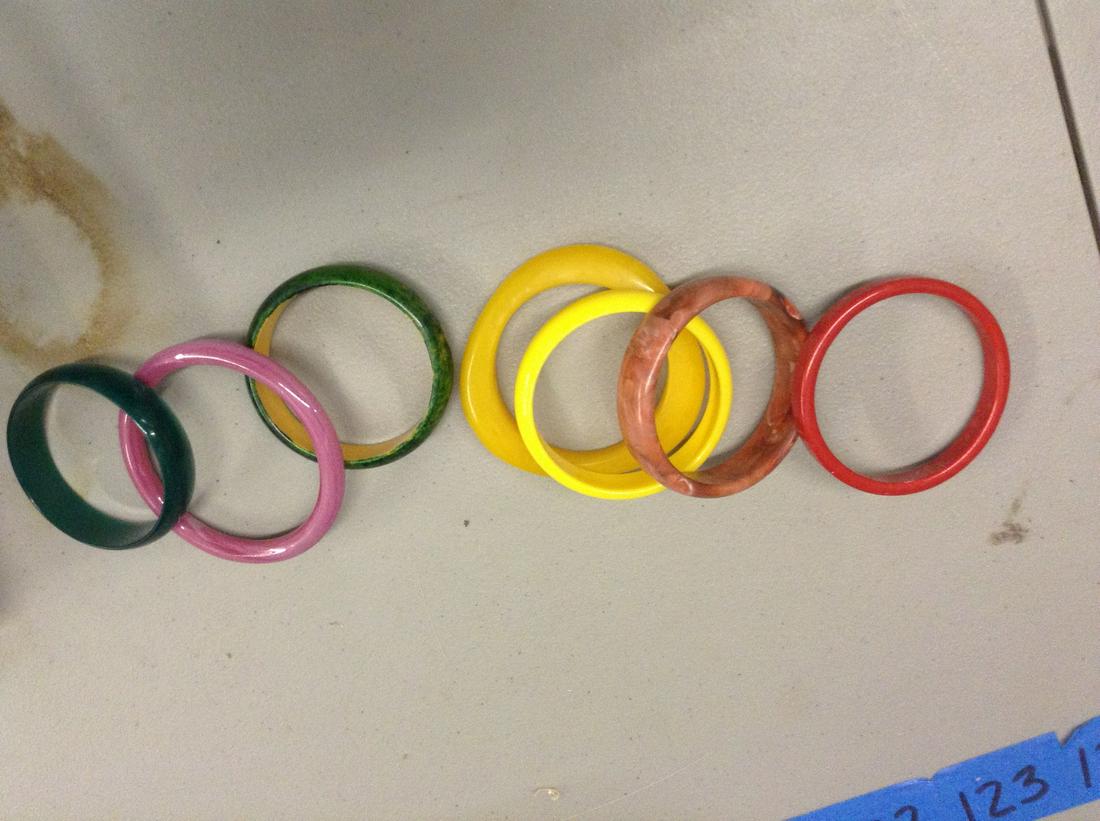 lot of vintage bakelite bangle bracelets (1 of 1)
