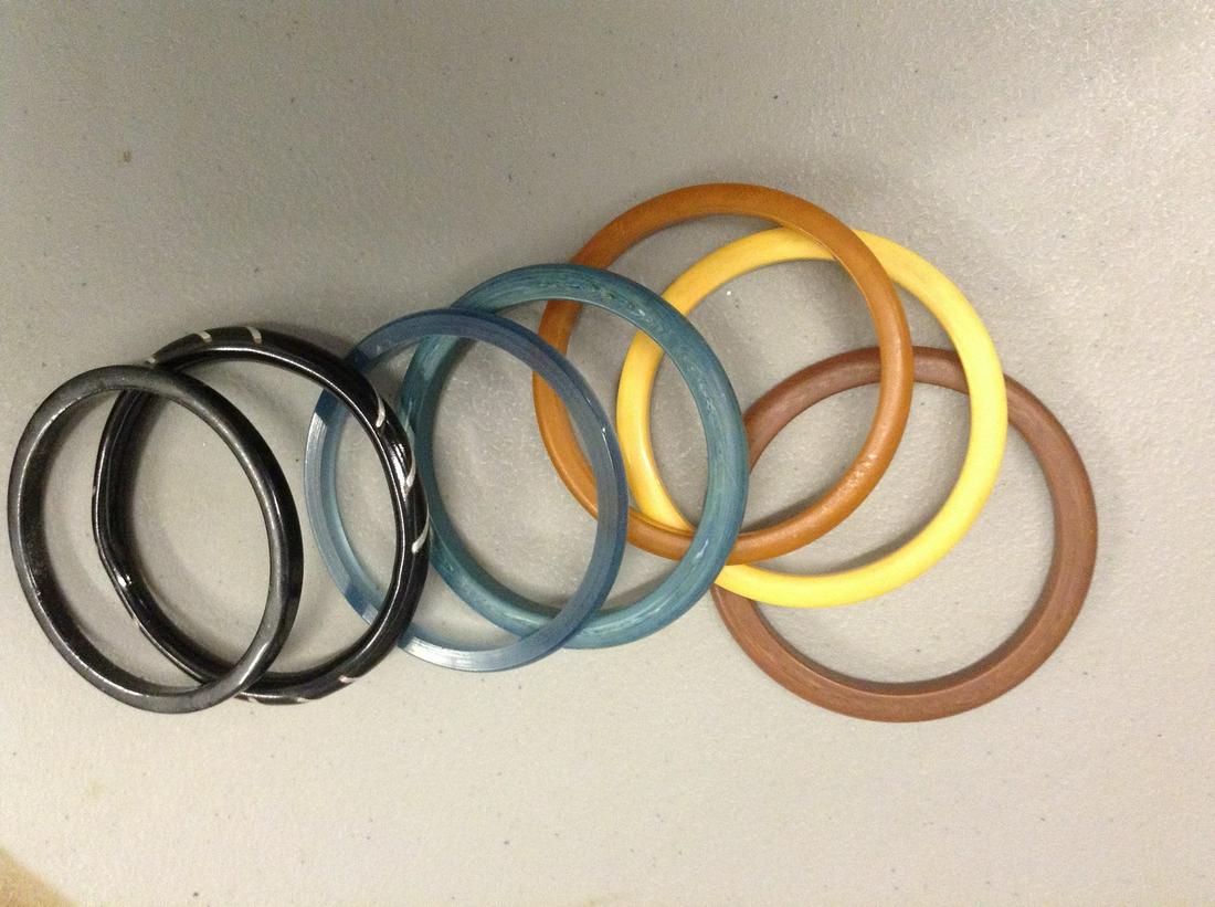 lot of vintage bakelite bangle bracelets (1 of 1)