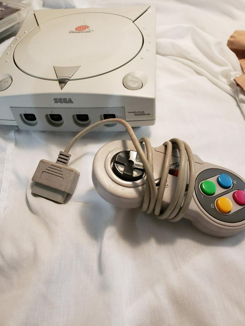 Sega Dreamcast w/controller - no cords - untested (1 of 1)