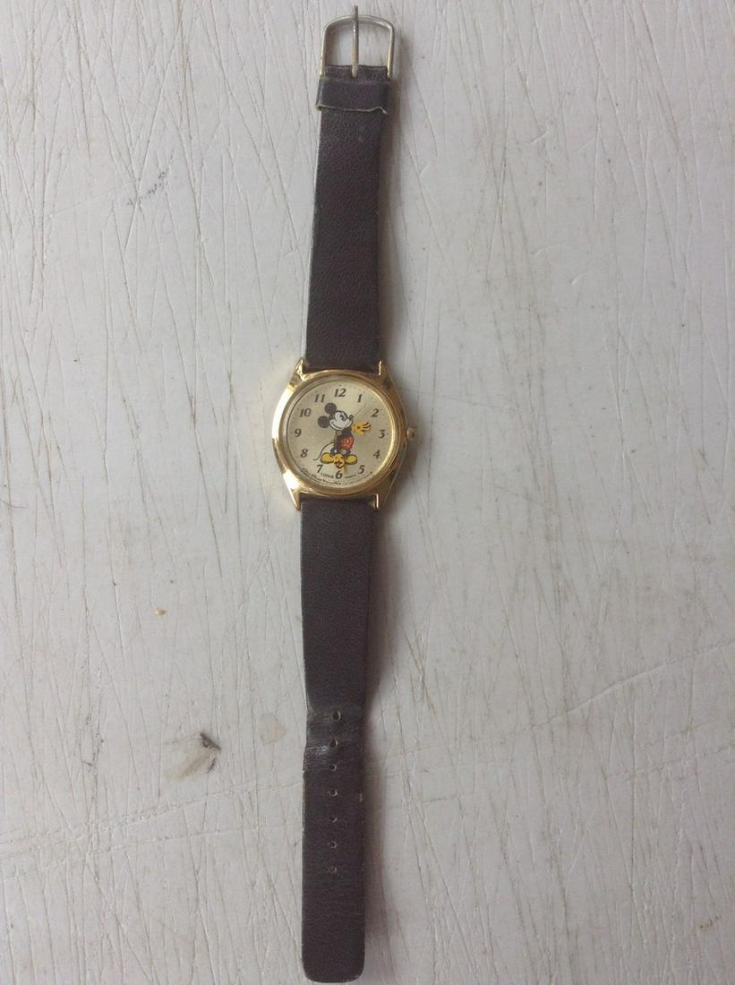 vintage mickey mouse watch, made in Japan: vintage mickey mouse watch, made in Japan
