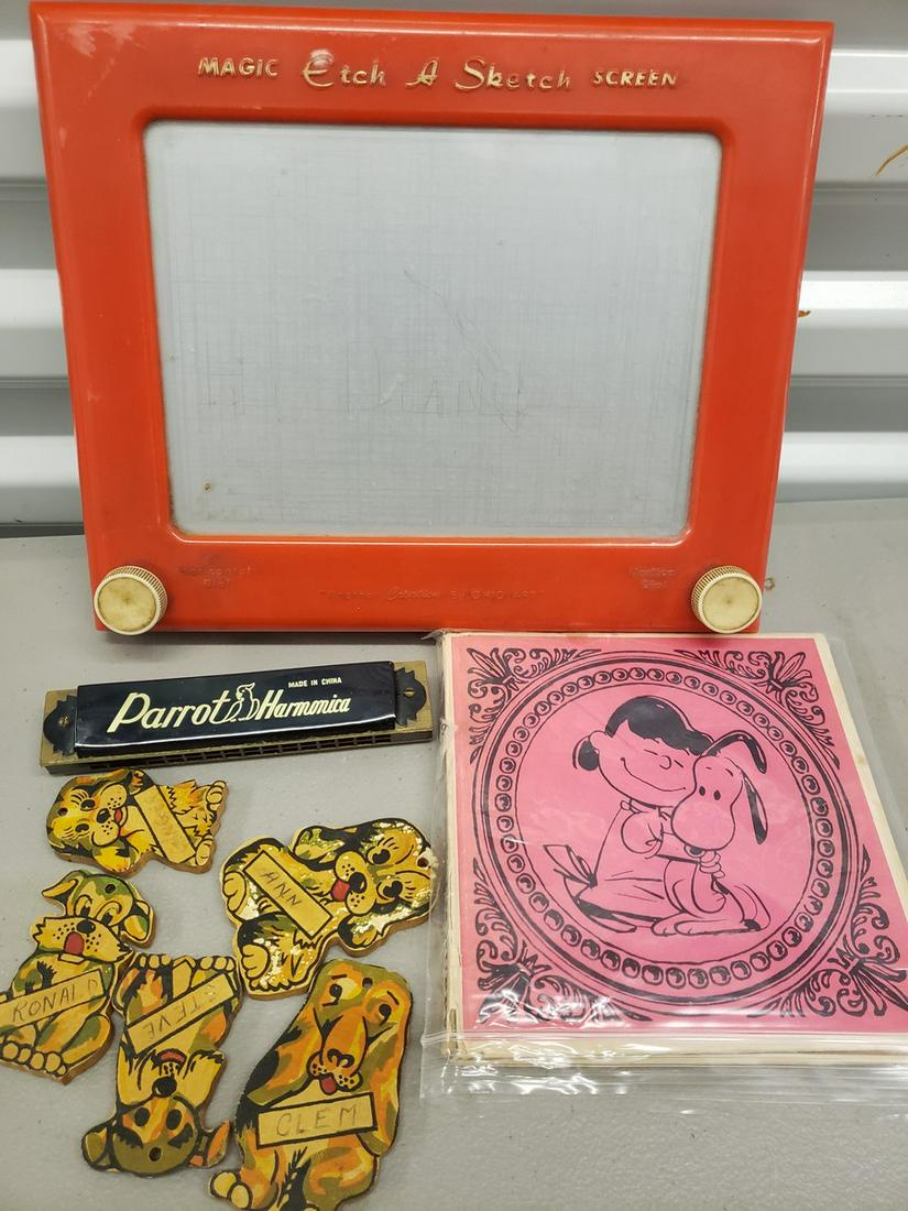 Lot of vintage children toys etch a sketch, parrot (1 of 1)
