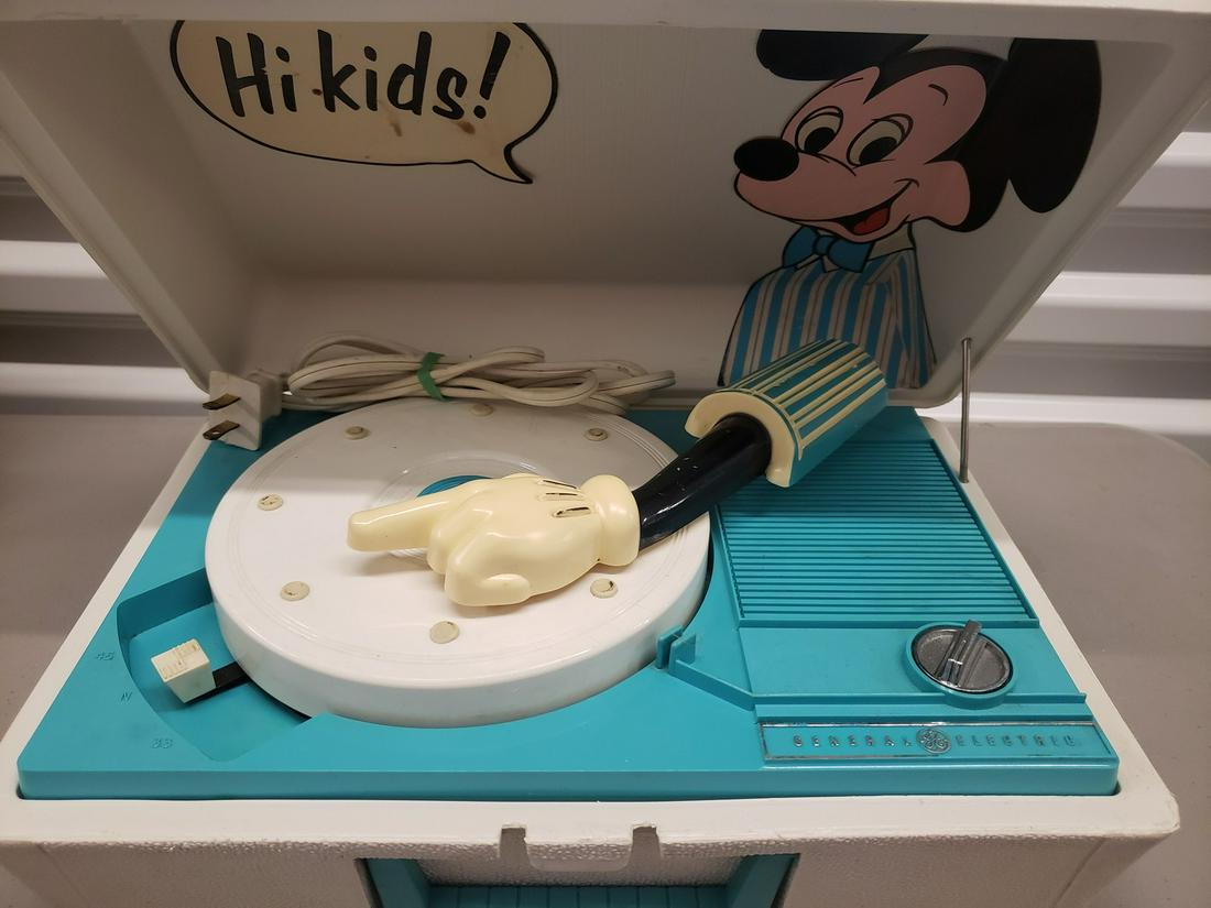 Walt Disney's Mickey Mouse General Electric record (1 of 1)