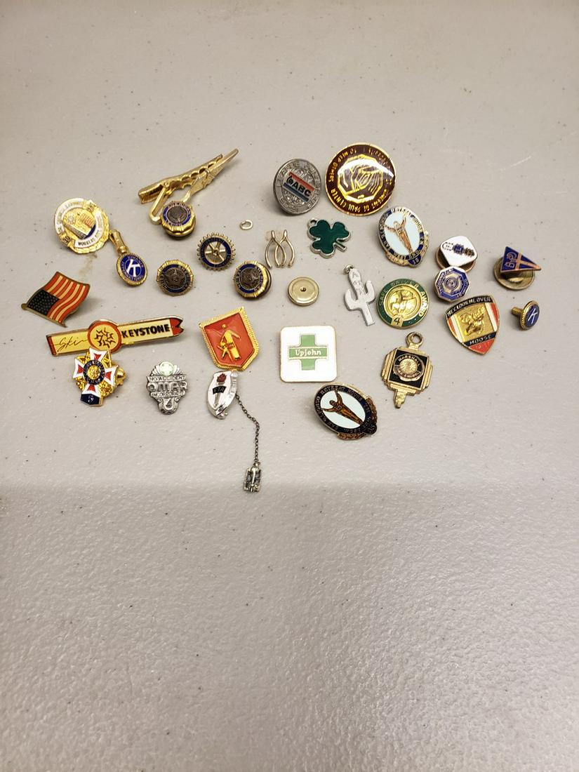 Lot of early pins and more - most american legion: Lot of early pins and more - most american legion