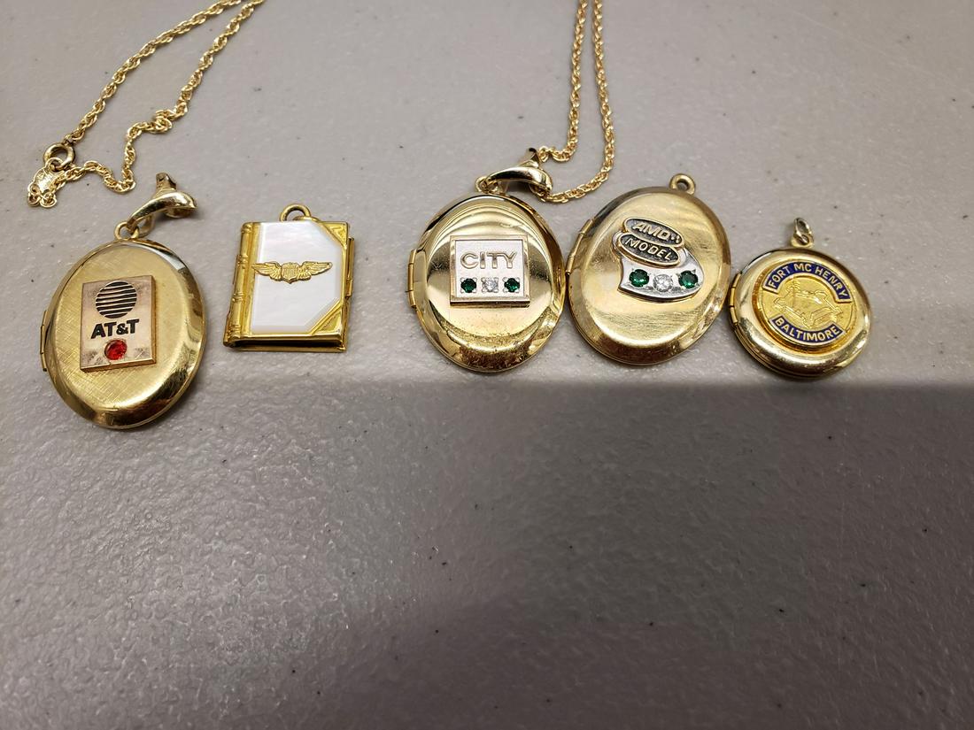 Lot of 5 lockets: Lot of 5 lockets