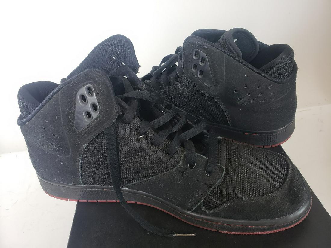 Jordan sneakers - Flightclub size 10.5: Jordan sneakers - Flightclub size 10.5