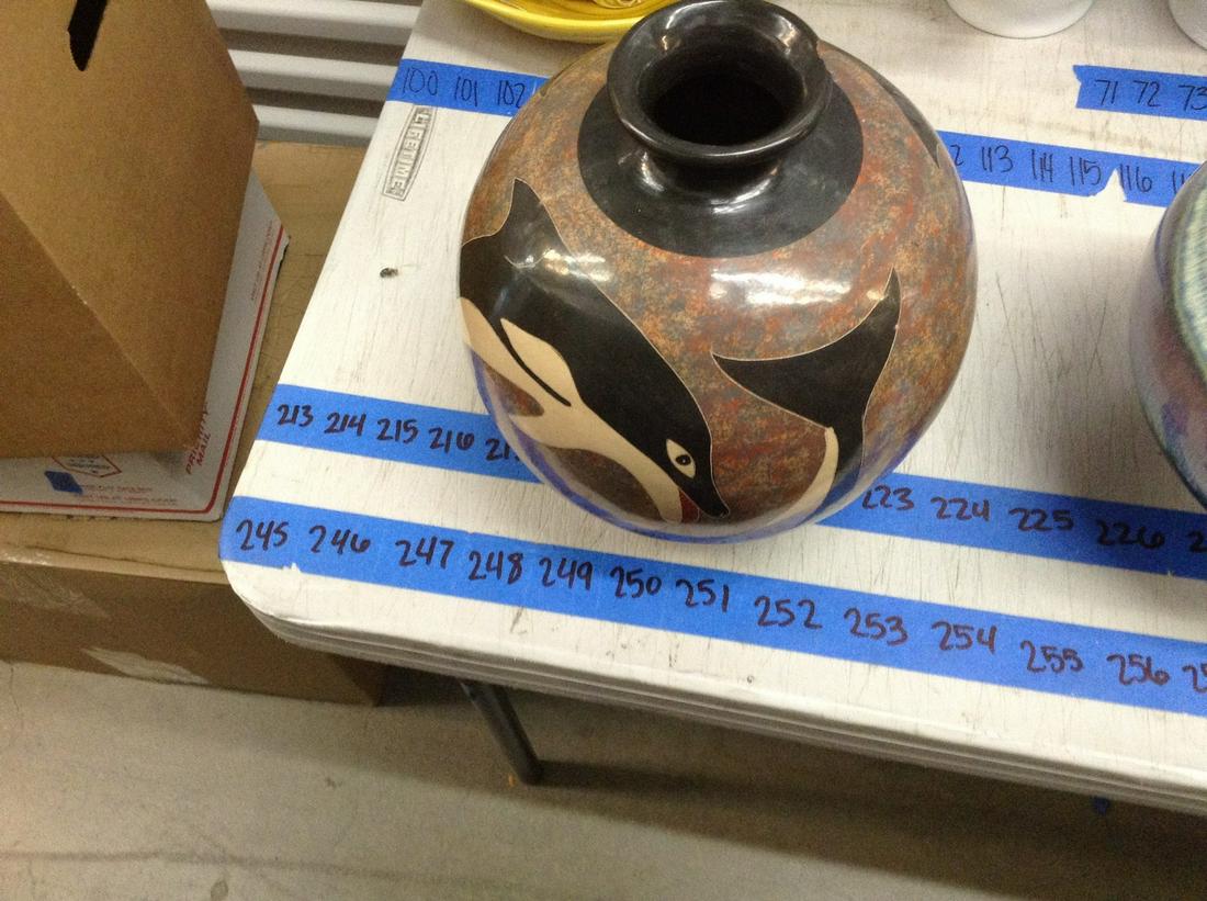 hand painted signed marvin jose calero munguia pot: 10" tall