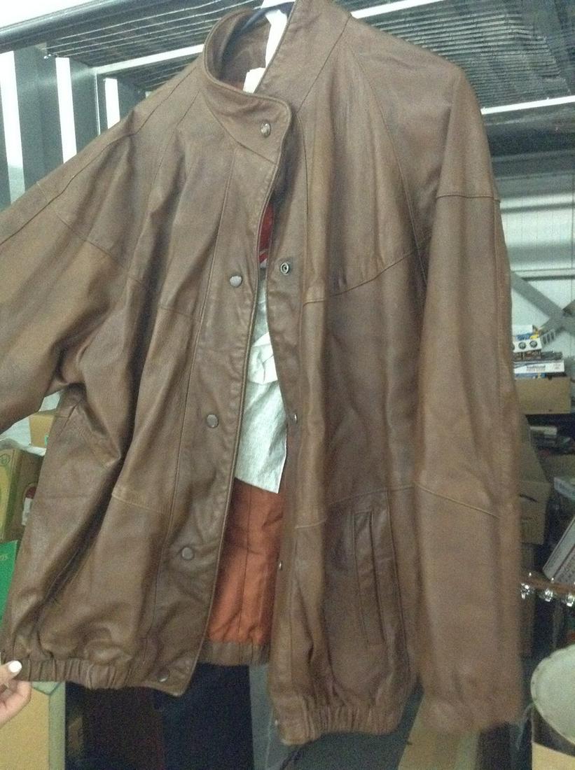1970s size medium womens leather jacket (1 of 1)