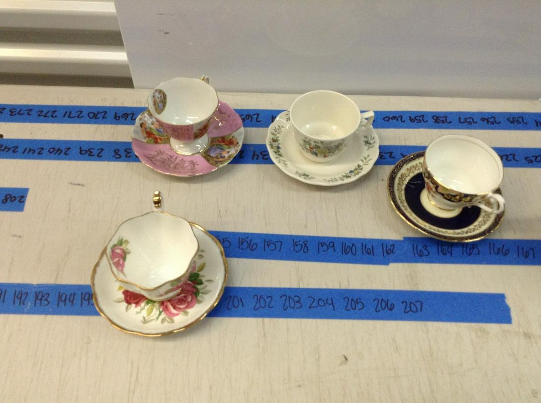 lot of four cups and saucer set royal standard, new (1 of 1)