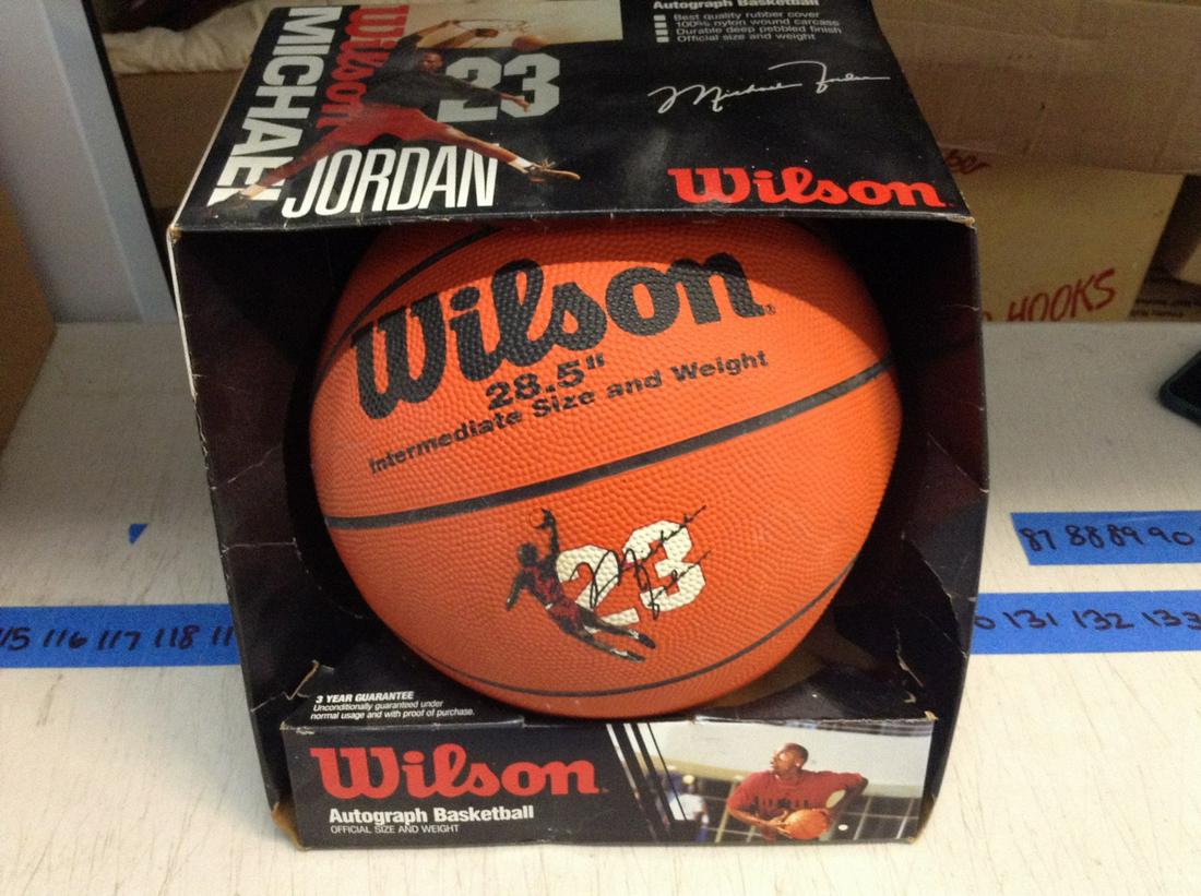 michael jordan wilson basketball in box never used (1 of 1)