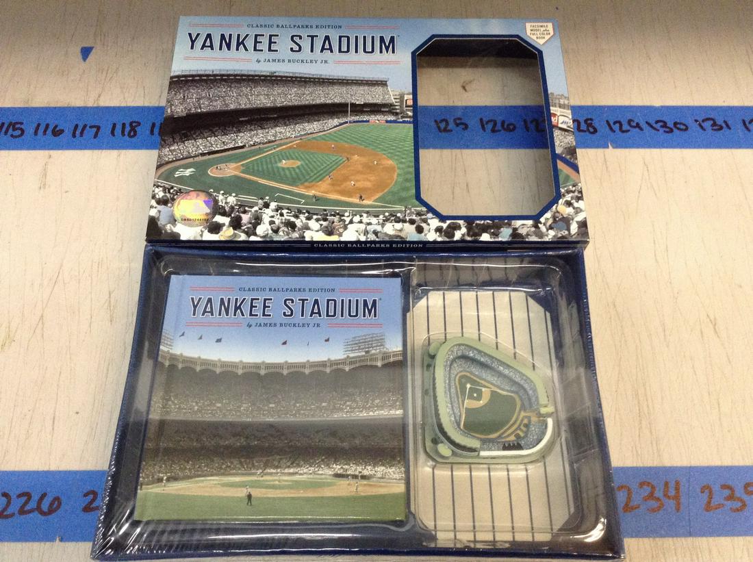 yankee stadium classic ballpark edition sealed never (1 of 1)