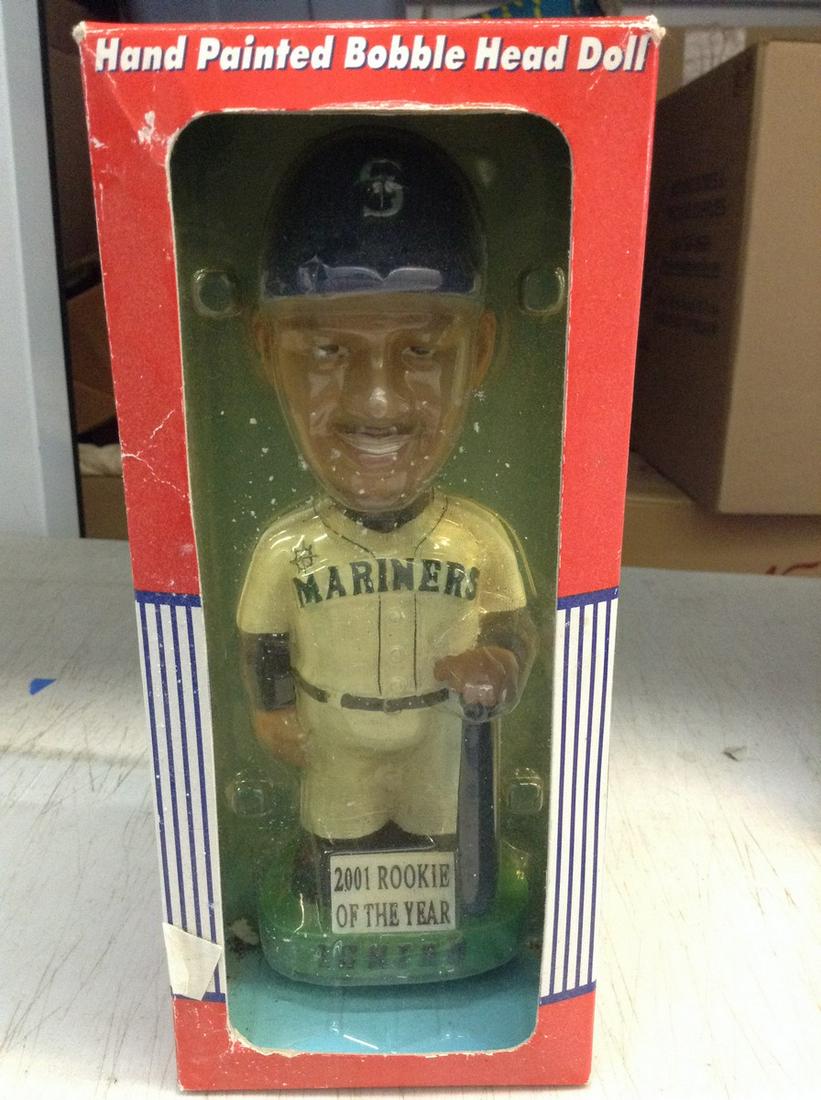 ichiro 2001 rookie of the year hand painted bobble head (1 of 1)