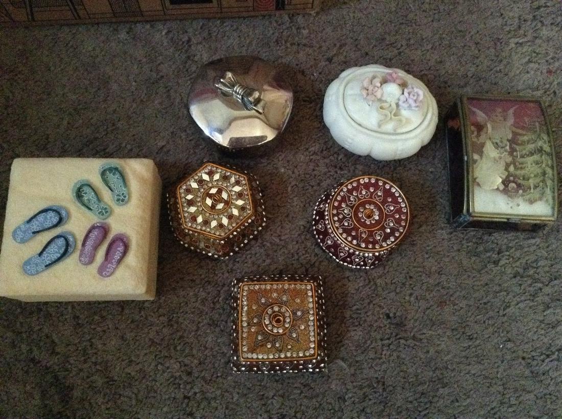 lot of vintage inlaid and other trinket boxes: lot of vintage inlaid and other trinket boxes