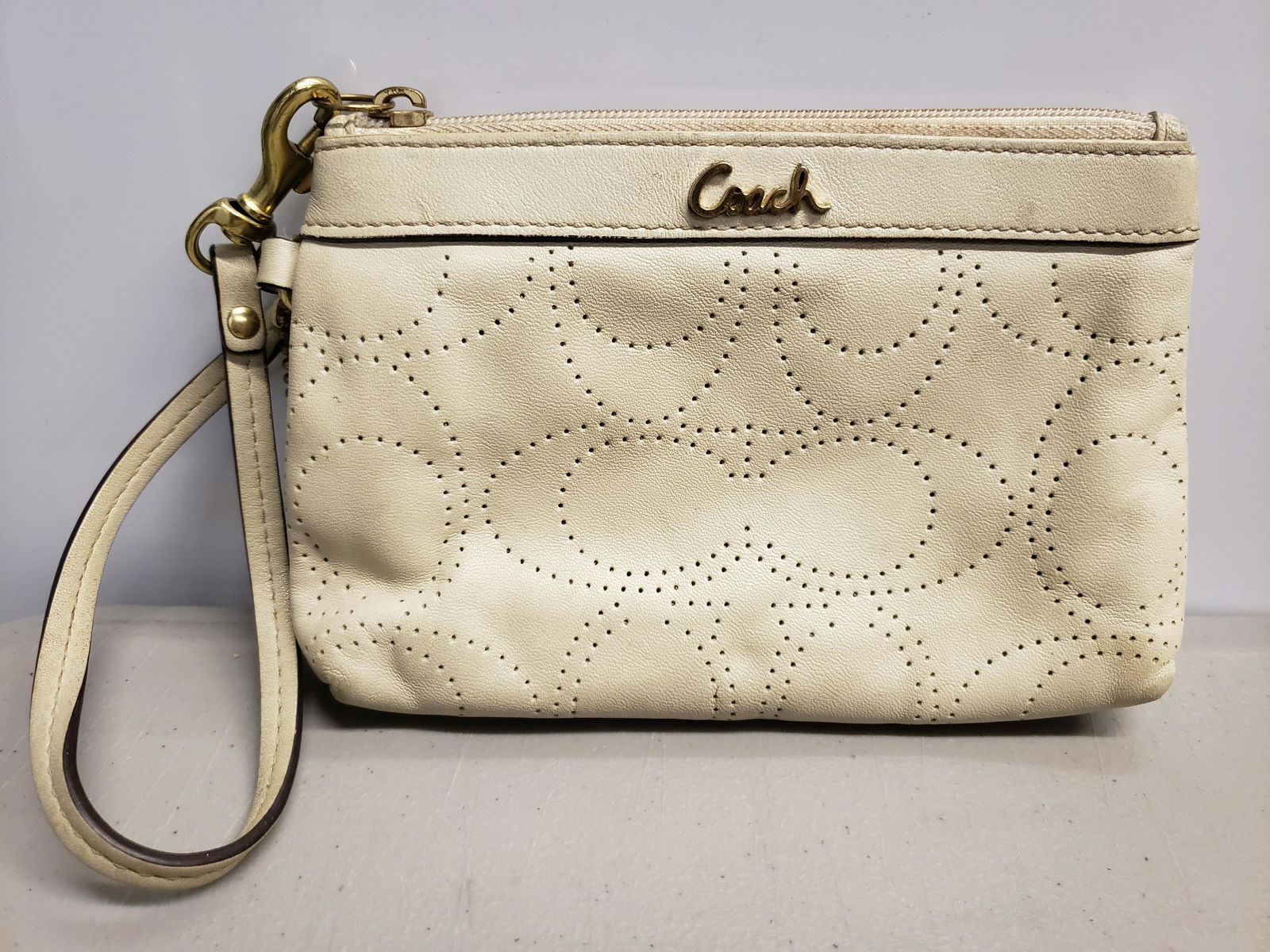 authentic coach wristlet (1 of 1)