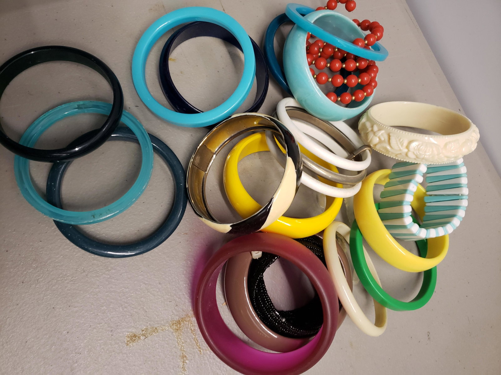 Lot of costume bracelets - possible some bakelite did: Lot of costume bracelets - possible some bakelite did not test