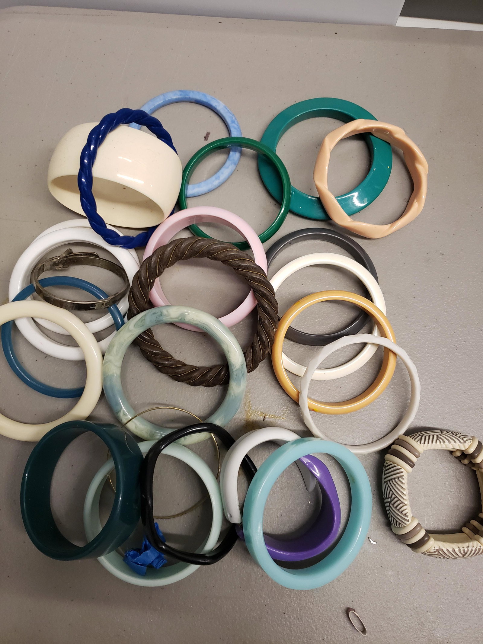 Lot of costume bracelets - possible some bakelite did: Lot of costume bracelets - possible some bakelite did not test