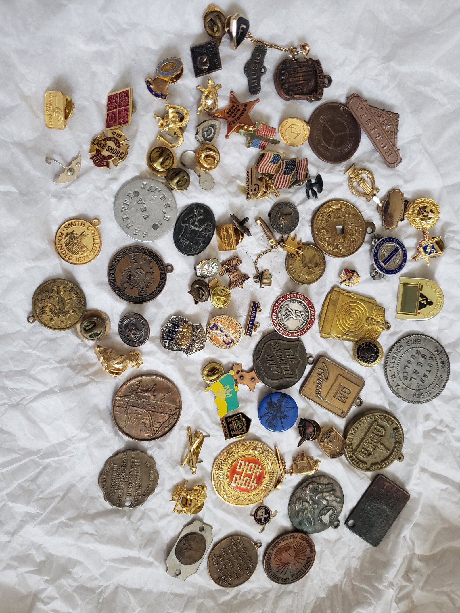 Lot of tokens, pin backs and more - some PBA, American: Lot of tokens, pin backs and more - some PBA, American Legion