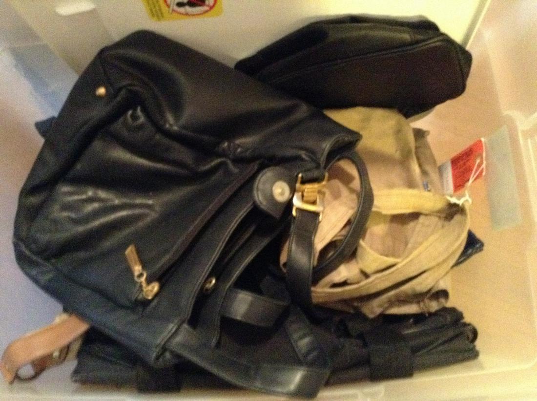 Large Box Lot Of Ladies Purses And Bags (1 of 1)