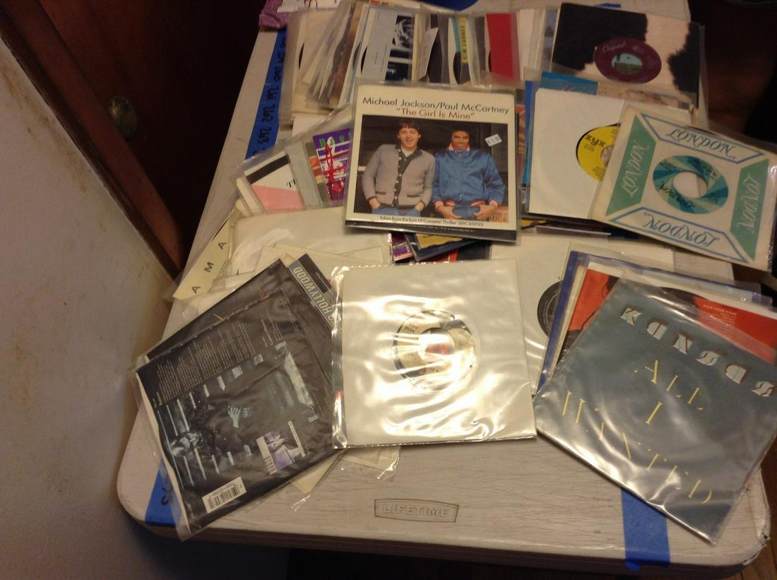 Large Amount Of Rock N' Roll 45's: Large Amount Of Rock N' Roll 45's