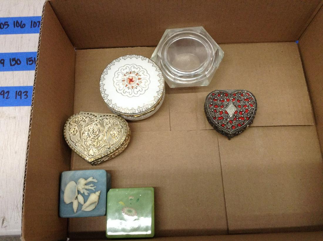 lot of vintage trinket boxes: lot of vintage trinket boxes