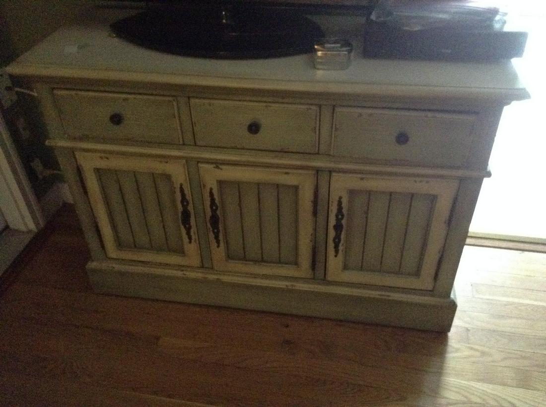 TV Stand: 41x15x29