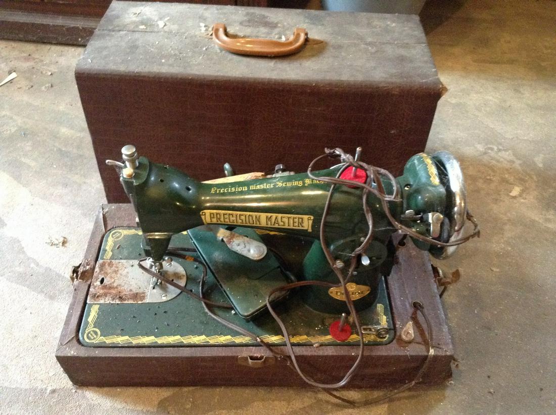 Precision Master Sewing Machine (1 of 1)