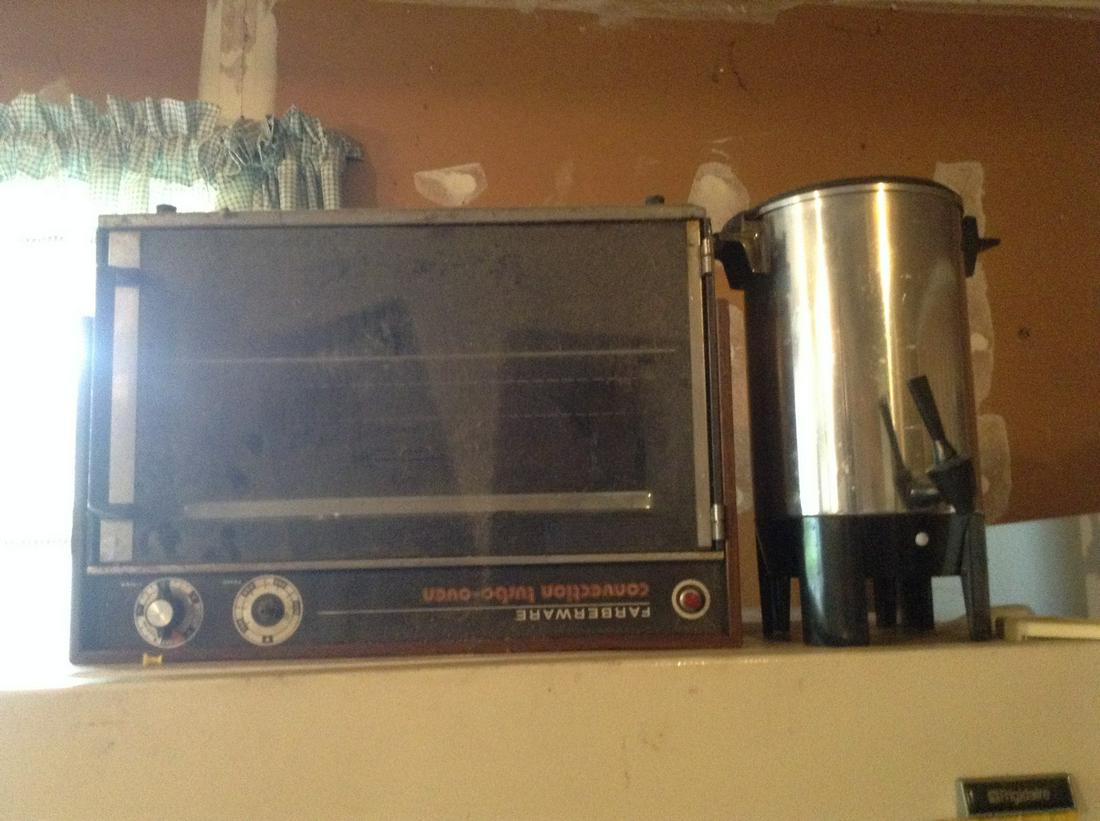 Vintage Farberware Conventional Oven And Coffee Pot: Vintage Farberware Conventional Oven And Coffee Pot